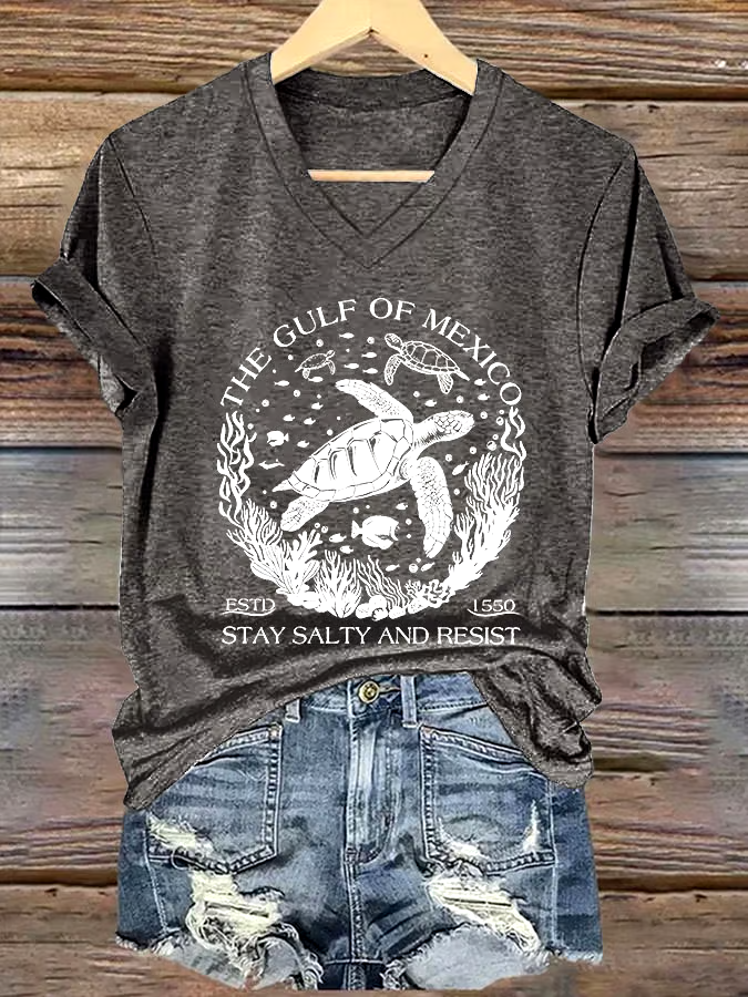 🌊Buy 3 get 12% off丨Women's The Gulf Of Mexico Printed V Neck T-shirt 🌊Buy 3 get 12% off丨Women's The Gulf Of Mexico Printed V Neck T-shirt