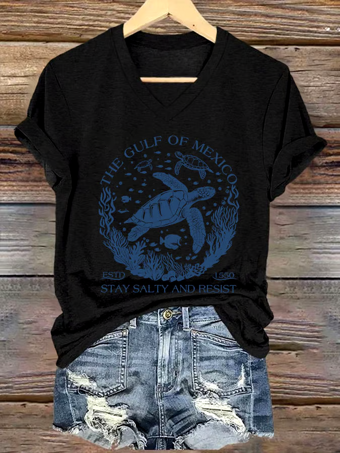 🌊Buy 3 get 12% off丨Women's The Gulf Of Mexico Printed V Neck T-shirt 🌊Buy 3 get 12% off丨Women's The Gulf Of Mexico Printed V Neck T-shirt
