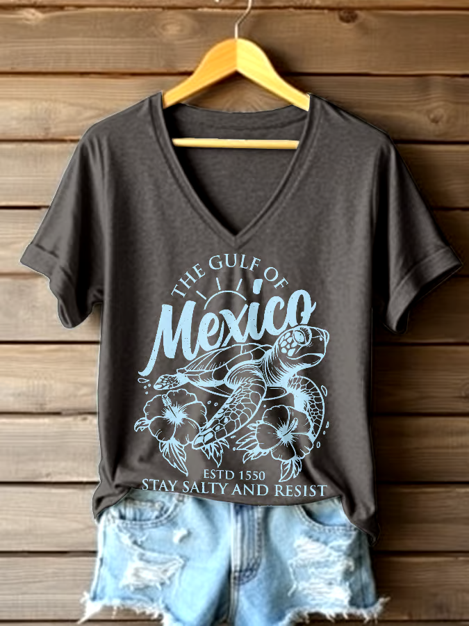 🌊Buy 3 get 12% off丨Women's Gulf Of Mexico Printed V Neck T-shirt 🌊Buy 3 get 12% off丨Women's Gulf Of Mexico Printed V Neck T-shirt
